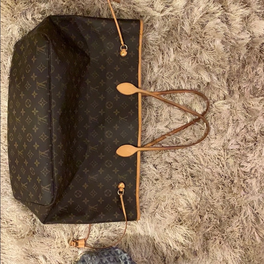 Authentic Louis Vuitton Neverfull GM monogram